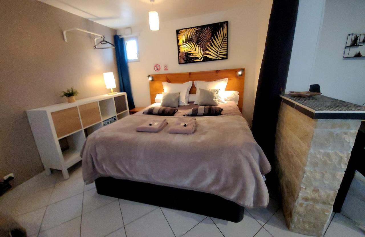 Ravissant Studio Prive 2 Pieces "Le Cosy" Tout Equipe Monchy-Saint-Eloi ภายนอก รูปภาพ